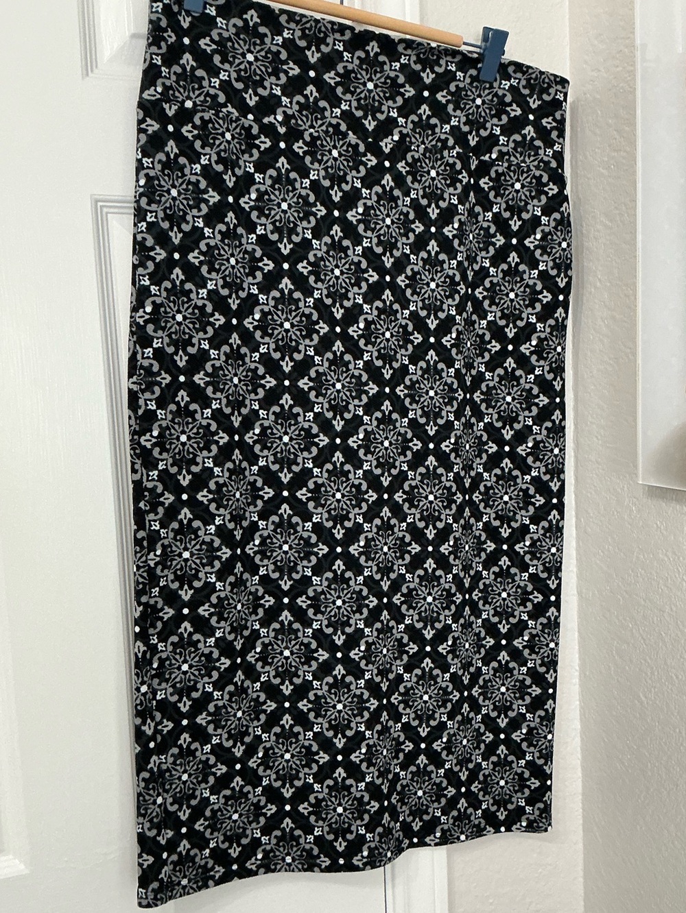 LuLaRoe Black and White Midi Skirt with Geometric Medallions Ivy